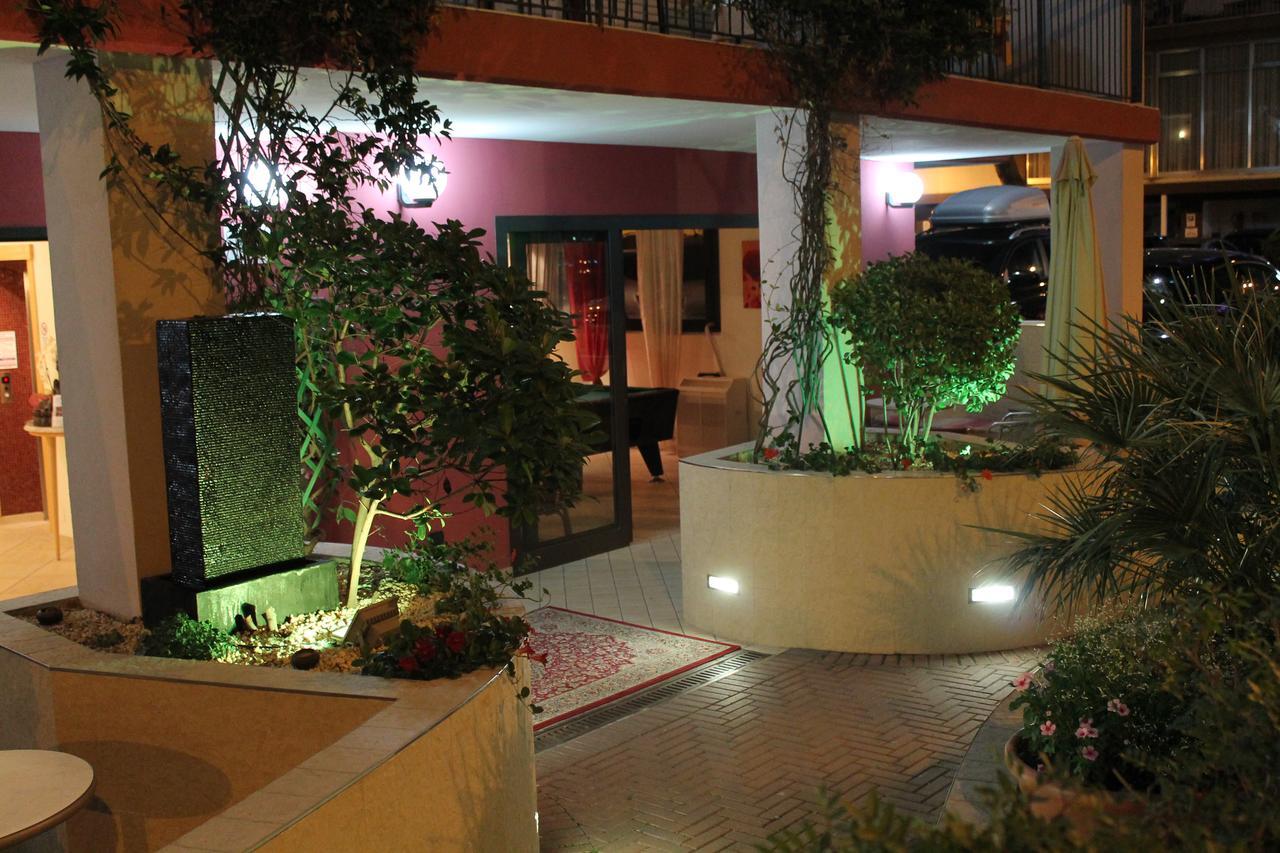 Hotel Oblio ريميني المظهر الخارجي الصورة